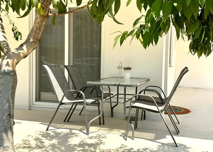 Minimalist Seaside With Private Patio And Parking - Blue Zone Homes Tatil Evi