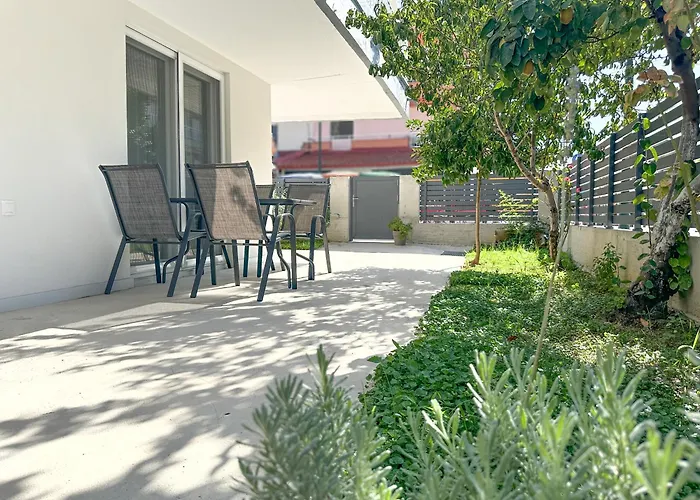Tatil Evi Minimalist Seaside With Private Patio And Parking - Blue Zone Homes