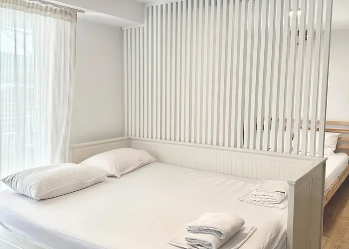 Minimalist Seaside With Private Patio And Parking - Blue Zone Homes Tatil Evi