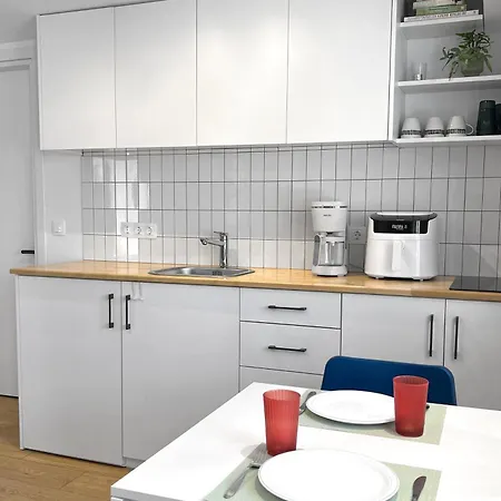 Minimalist Seaside With Private Patio And Parking - Blue Zone Homes * Olympiakí Aktí